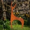 Đồ trang trí sân vườn bằng kim loại rỉ sét đương đại Tác phẩm điêu khắc trên bãi cỏ hươu bằng thép